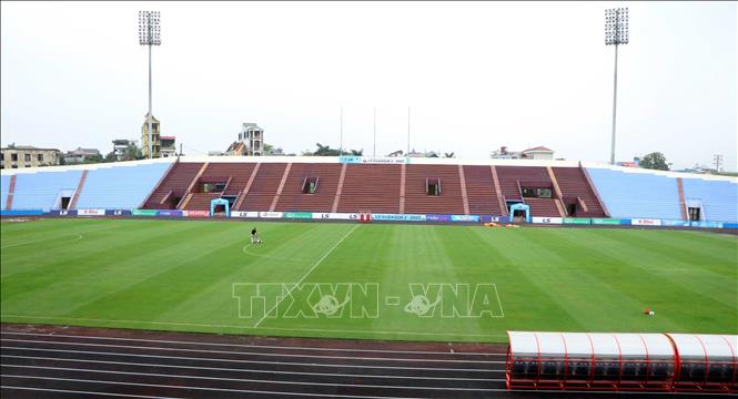 Photo: The grass surface of the Viet Tri Stadium is in good condition. VNA Photo: Trung Kiên 