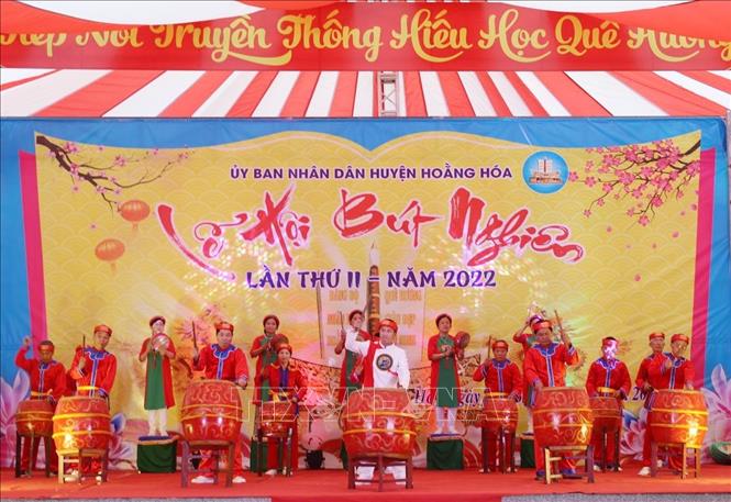 Màn trống khai hội Bút Nghiên năm 2022. Ảnh: Khiếu Tư - TTXVN
