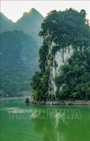 Trong ảnh: Phong cảnh sơn thủy hữu tình ở vùng 