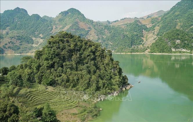 Trong ảnh: Phong cảnh sơn thủy hữu tình ở Huổi Só. Ảnh: Xuân Tư – TTXVN