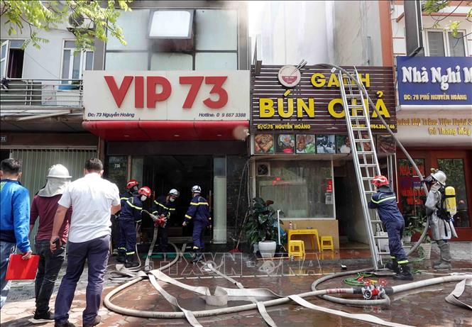 Trong ảnh: Hiện trường vụ cháy tại số nhà 75 Nguyễn Hoàng, quận Nam Từ Liêm. Ảnh: Phạm Kiên - TTXVN