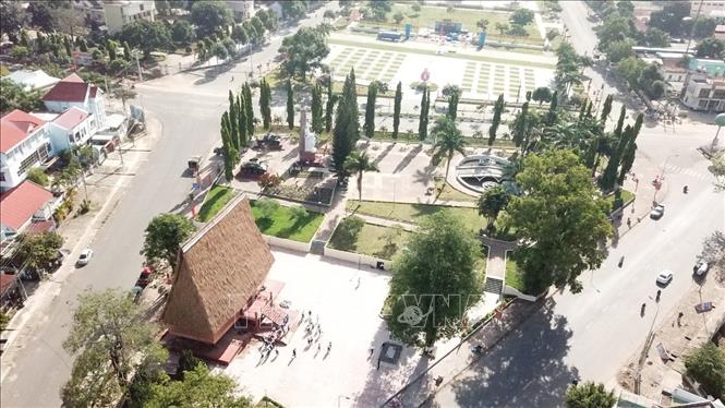 Một góc thị trấn Đăk Tô, huyện Đăk Tô, tỉnh Kon Tum ngày nay. Ảnh: Dư Toán – TTXVN