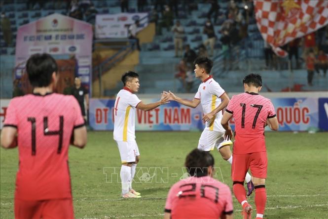 Trong ảnh: Kết thúc hiệp 1, đội tuyển U23 Việt Nam dẫn trước với tỷ số 1-0. Ảnh: Minh Quyết - TTXVN