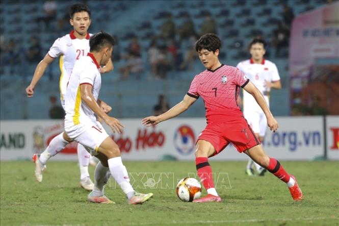 Trong ảnh: Kết thúc trận đấu, đội tuyển U23 Việt Nam giành chiến thắng với tỷ số 1-0. Ảnh: Minh Quyết - TTXVN