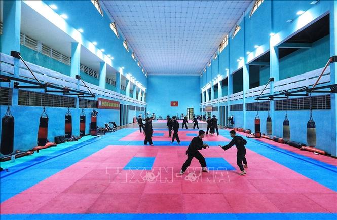 Trong ảnh: Các vận động viên đội tuyển Pencak Silat Việt Nam căng mình tập luyện. Ảnh: Tuấn Anh - TTXVN