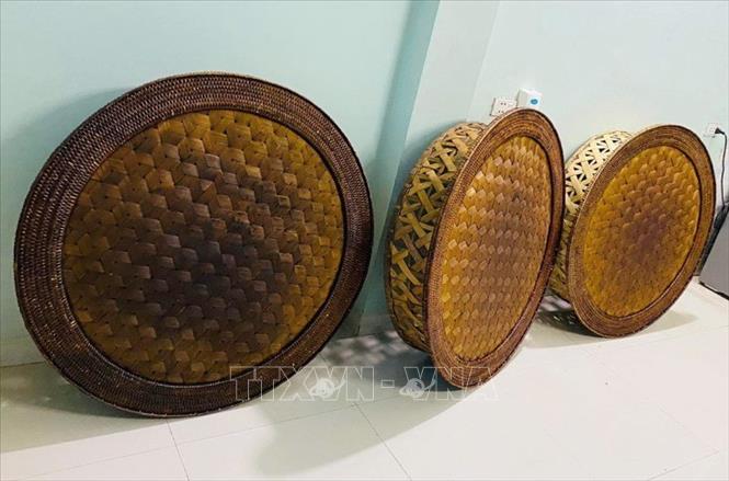 Trong ảnh: Những chiếc câm cơm được đồng bào dân tộc Thái đan lát tỉ mỉ, công phu. Ảnh: Nguyễn Oanh - TTXVN