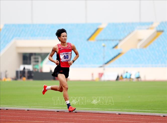 Với thành tích 15'35