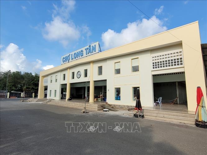 Trong ảnh: 35/42 kiot tại chợ Long Tân, huyện Đất Đỏ đã bị tiểu thương trả lại do hoạt động không hiệu quả. Ảnh: Hoàng Nhị - TTXVN
