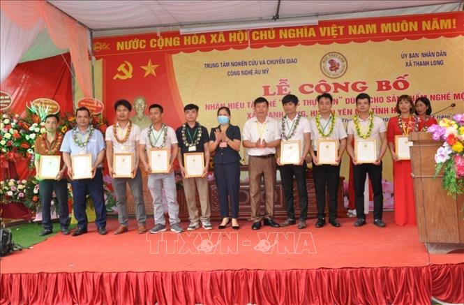 Các hộ sản xuất kinh doanh được nhận Giấy chứng nhận quyền sử dụng nhãn hiệu tập thể 