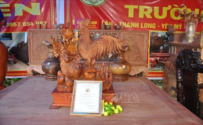 Sản phẩm của làng nghề mộc Thụy Lân (Hưng Yên). Ảnh: Đỗ Huyền - TTXVN