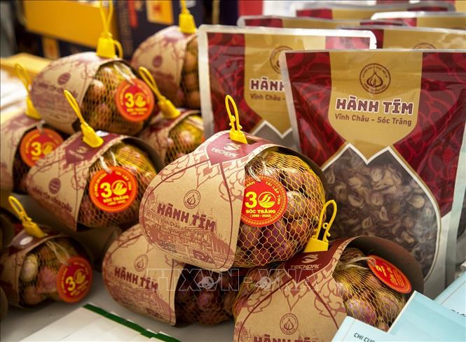 Trong ảnh: Các sản phẩm OCOP của tỉnh Sóc Trăng. Ảnh: Hồng Đạt - TTXVN
