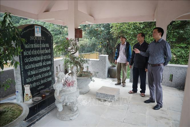 Trong ảnh: Khu nhà bia lưu niệm Hồ Chí Minh thôn Cẩm Xuyên, xã Xuân Cẩm. Ảnh: Danh Lam-TTXVN

