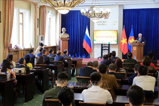 Trong ảnh: Chương trình giao lưu kỷ niệm 47 năm Ngày giải phóng miền Nam, thống nhất đất nước (30/4/1975 – 30/4/2022) tại Đại sứ quán Việt Nam ở Moskva. Ảnh: Trần Hiếu - PV TTXVN tại Nga