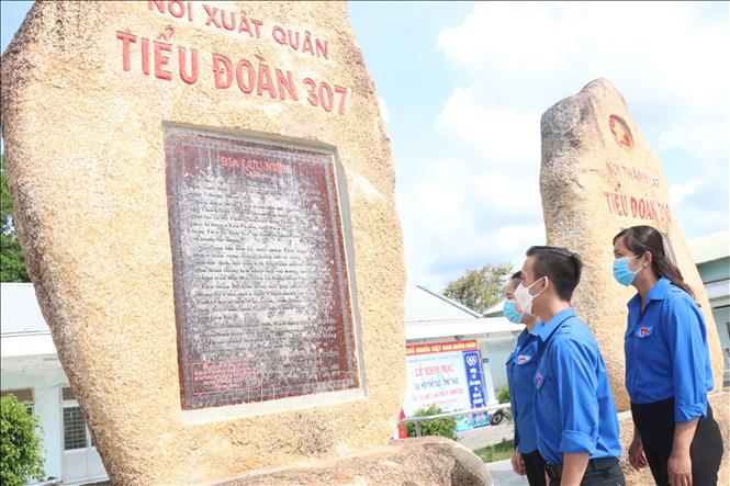 Nơi lưu dấu bước chân của Tiểu đoàn 307 tại căn cứ Giồng Luông, xã Đại Điền (huyện Thạnh Phú, Bến Tre) được công nhận là Di tích lịch sử cấp tỉnh năm 2018 và cũng là nơi giáo dục truyền thống lịch sử hào hùng cho thế hệ trẻ hôm nay. Ảnh: Chương Đài - TTXVN