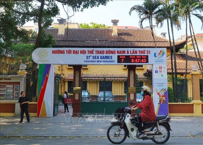 Photo: Countdown timer in front of the General Department of Sports and Physical Training in Tran Phu Street, Ba Dinh District shows that SEA Games 31 will take place in the next 7 days.  VNA Photo: Tuấn Đức