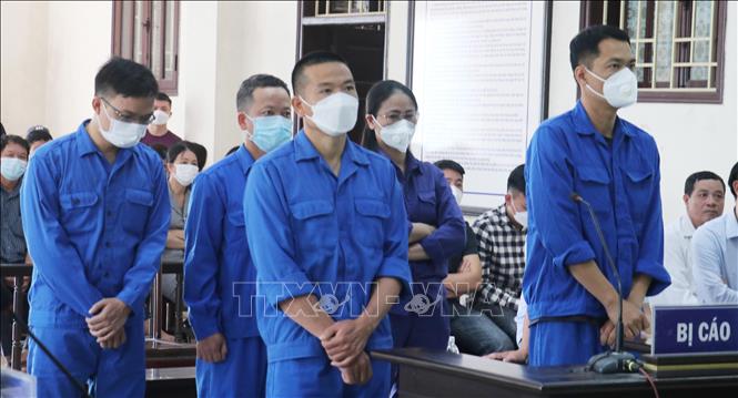 Các bị cáo tại phiên tòa. Ảnh: Nguyễn Công Hải - TTXVN