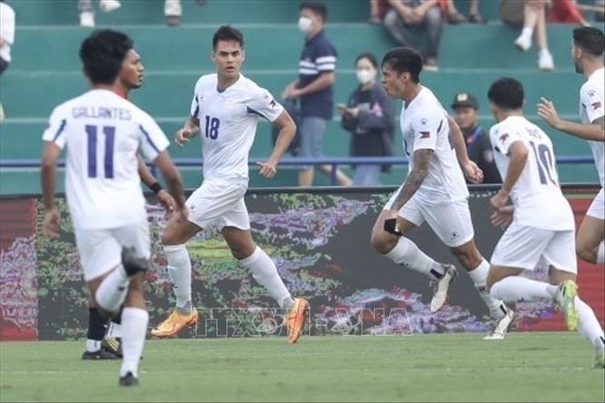 Các cầu thủ U23 Philippines ăn mừng bàn thắng mở tỷ số do công của Christian Rontini (18) ở phút thứ 10. Ảnh: Minh Quyết - TTXVN