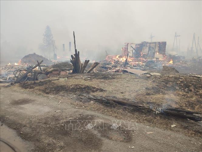 Trong ảnh: Cảnh tàn phá sau vụ cháy rừng tại Krasnoyarsk, vùng Siberia của Nga ngày 7/5/2022. Ảnh: AFP/TTXVN