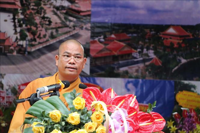 Đại đức Trụ trì Thiền viện Trúc Lâm An Giang Đạt Ma Chí Kiên phát biểu tại buổi lễ. Ảnh: Công Mạo-TTXVN