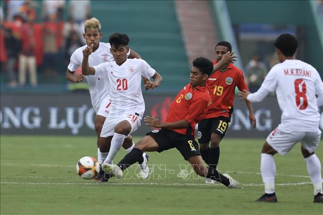 Timor Leste and Myanmar players fight for the ball. VNA Photo