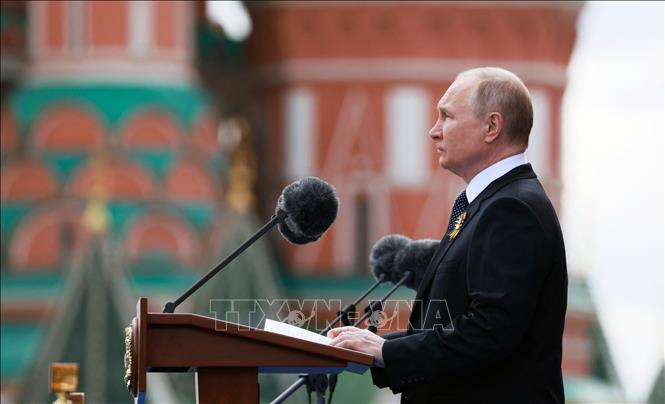Trong ảnh: Tổng thống Nga Vladimir Putin phát biểu tại lễ duyệt binh kỷ niệm 77 năm Chiến thắng phát xít (1945-2022) ở Moskva, Nga, ngày 9/5/2022. Ảnh: AFP/ TTXVN