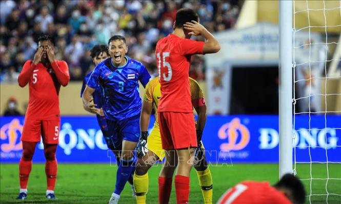 Các cầu thủ U23 Thái Lan vui mừng khi có bàn thắng thứ 2 ở phút 48 từ pha 