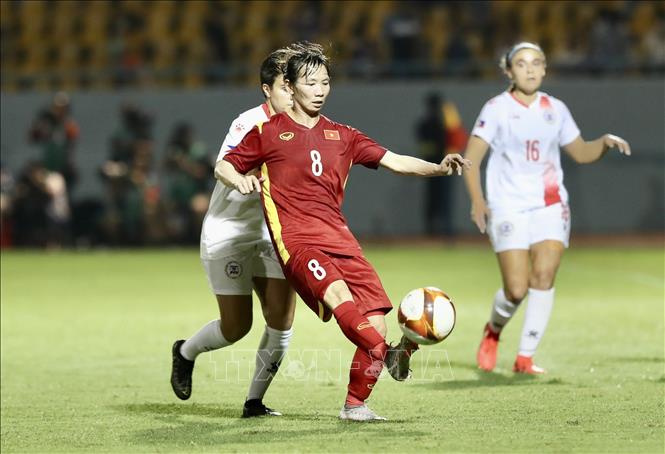 Tiền vệ Thùy Trang (8) rất năng nổ trong trận đấu. Ảnh: Hoàng Linh - TTXVN
