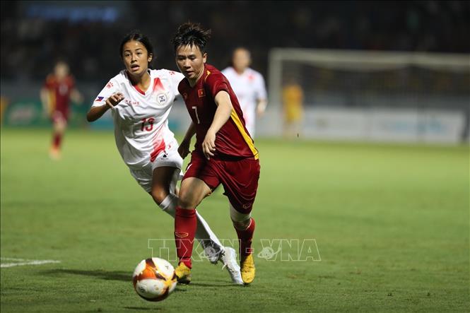 Nguyễn Thị Tuyết Dung (số 7, Việt Nam) và Chantelle Maniti (số 13, Philippines). Ảnh: Hoàng Linh - TTXVN