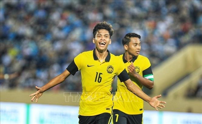 Malaysia’s No.16  Muhamad Syahir Bin Bashah scores the second goal for his team. VNA Photo: Tuấn Anh 