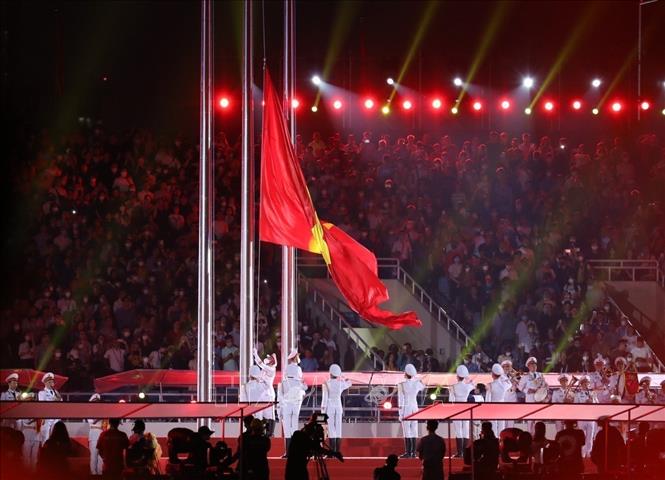 A hoisting ceremony of the national flag of Vietnam at the SEA Games 31 opening ceremony. VNA Photo