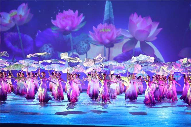 An art performance ‘Vietnam’s lotus soul’ at the SEA Games 31 opening ceremony. VNA Photo