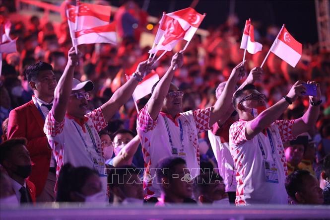 Khán giả Singapore tại lễ khai mạc. Ảnh: TTXVN