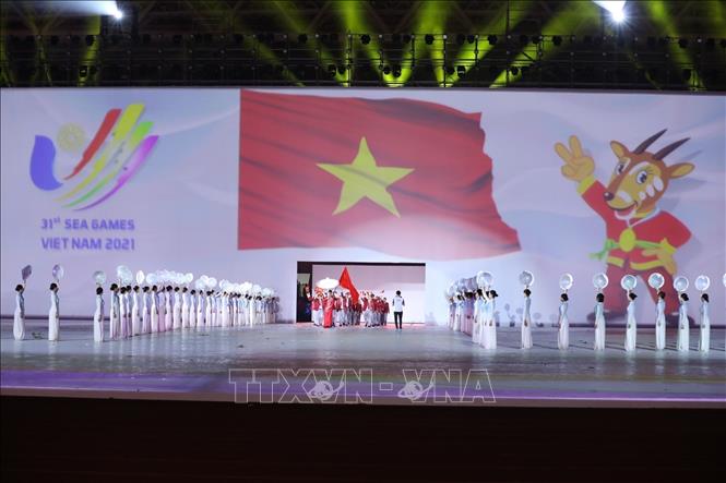 The Vietnamese delegation to SEA Games 31 parades at the SEA Games 31 opening ceremony. VNA Photo