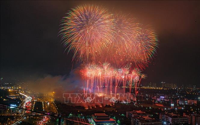 Fireworks is let off at the SEA Games 31 opening ceremony. VNA Photo
