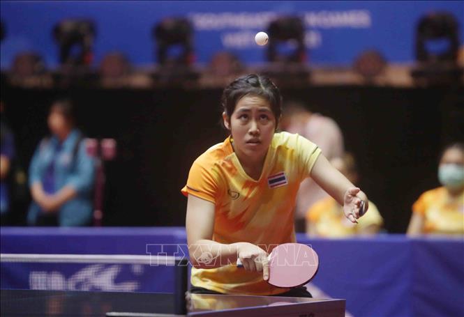 Pha phát bóng của VĐV số 44 Suthasini Sawettabut (Thái Lan). Ảnh: Quý Trung - TTXVN