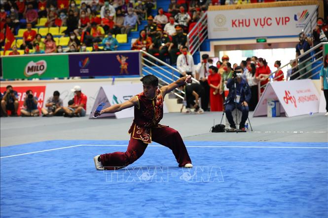 VĐV tham dự nội dung biểu diễn Nam đao nam. Ảnh: Ngọc Liên - TTXVN
