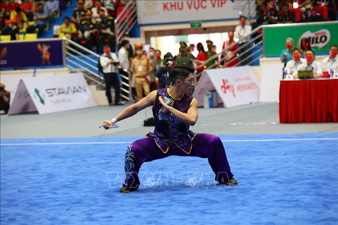 VĐV Malaysia Wai Leong Calvin LEE đoạt huy chương Đồng nội dung Nam đao nam. Ảnh: Ngọc Liên - TTXVN