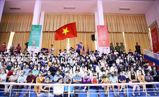 Đông đảo các CĐV đến xem và cổ vũ cho các VĐV đội tuyển Pencak Silat Việt Nam thi đấu tại SEA Games 31. Ảnh: Quang Quyết – TTXVN
