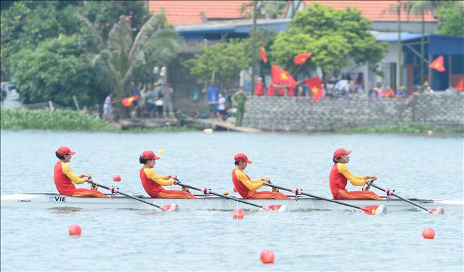 Ho Thi Ly, Luong Thi Thao, Nguyen Thi Giang and Pham Thi Thao championed in the Lightweight WoMen's Quadruple Sculls (LW4X) event. VNA Photo: Minh Đức