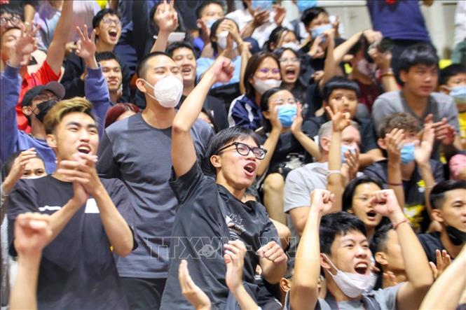 Khán giả bùng nổ trước những trận thắng của đội tuyển Việt Nam. Ảnh: Tuấn Đức - TTXVN