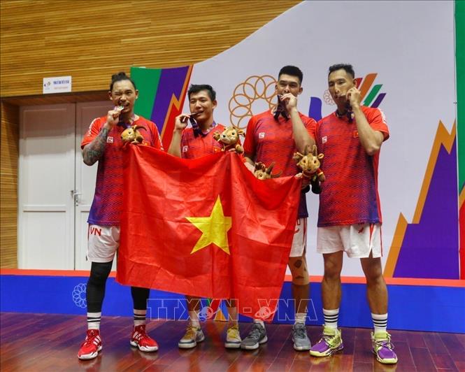 The Vietnamese men's basketball team won a silver medal in Basketball 3x3. VNA Photo: Tuấn Đức