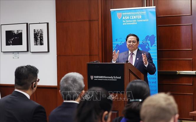 Thủ tướng Phạm Minh Chính phát biểu tại Đại học Harvard. Ảnh: Dương Giang-TTXVN
