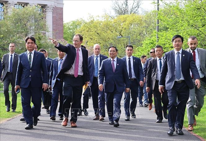 Thủ tướng Phạm Minh Chính thăm Trường Đại học Harvard. Ảnh: Dương Giang-TTXVN
