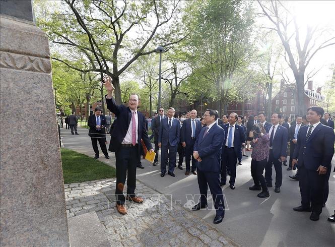 Thủ tướng Phạm Minh Chính thăm Trường Đại học Harvard. Ảnh: Dương Giang-TTXVN
