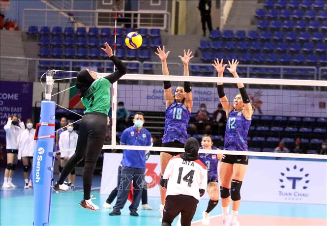 Pha đập bóng của VĐV Fadhilah đội Indonesia. Ảnh: Anh Tuấn – TTXVN