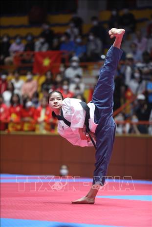 Athlete Kim Uyen brought home a silver medal in Standard Poomsae women’s individual category. VNA Photo 