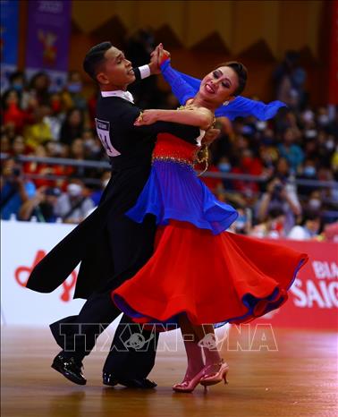 Philippine dancers at competition on May 16. VNA Photo: An Thành Đạt