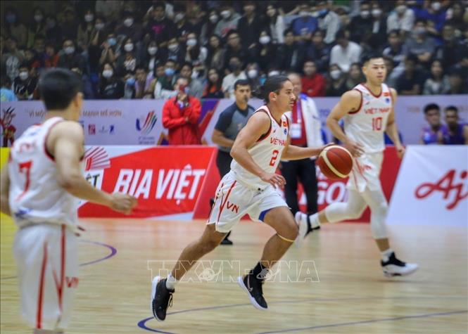 Corey Cilia (2) of Vietnam starts an attack. VNA Photo: Tuấn Đức