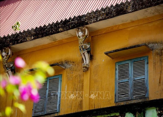 Trong ảnh: Chi tiết kiến trúc đặc trưng của chùa Som Rong. Ảnh: Hồng Đạt - TTXVN
