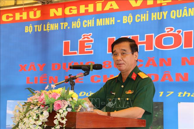 Trong ảnh: Đại tá Nguyễn Tuấn Bảo, Phó Chính ủy Tư lệnh thành phố Hồ Chí Minh, phát biểu tại lễ khởi công. Ảnh: Thanh Bình-TTXVN